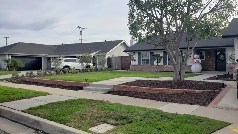 Fullerton front yard before the drought-tolerant landscaping update